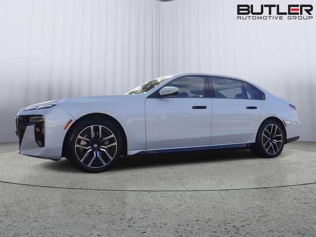 2023 BMW 7 Series 740i