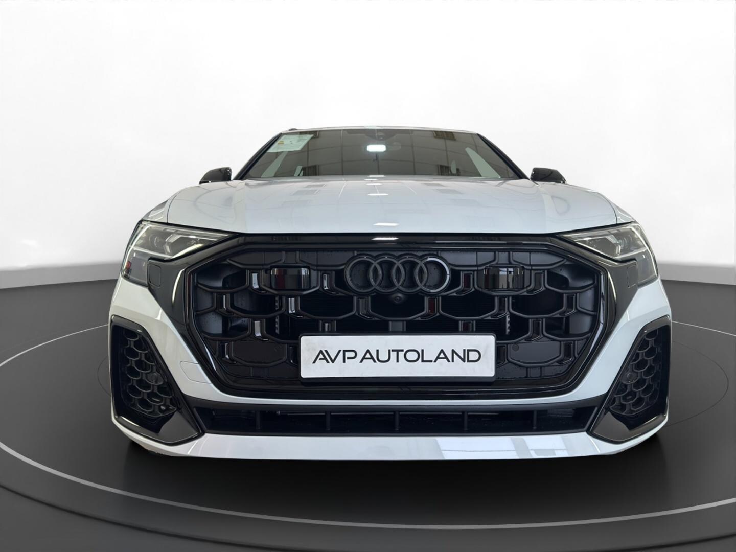 Bild über Audi Q8 SUV TFSI e S line business TFSI e quattro 290 kW tiptronic - für weitere Informationen kontaktieren Sie den Audi Partner
