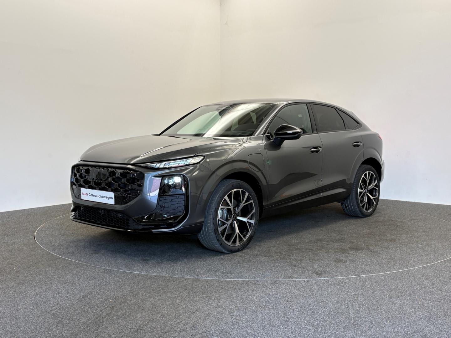 Bild über Audi Q3 Sportback e-hybrid e-hybrid 200 kW S tronic - für weitere Informationen kontaktieren Sie den Audi Partner