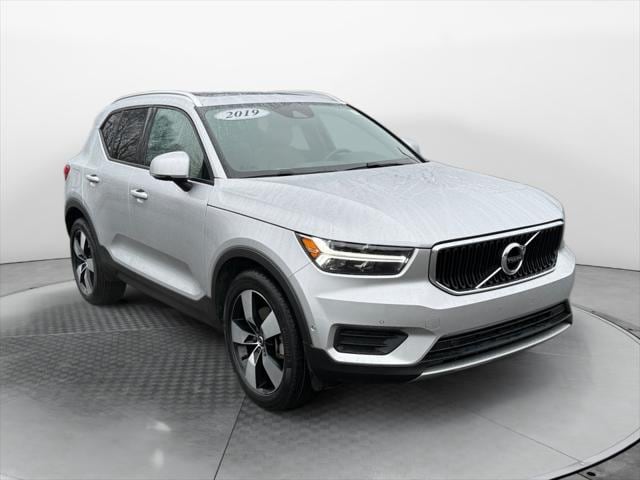 2019 Volvo XC40 Momentum