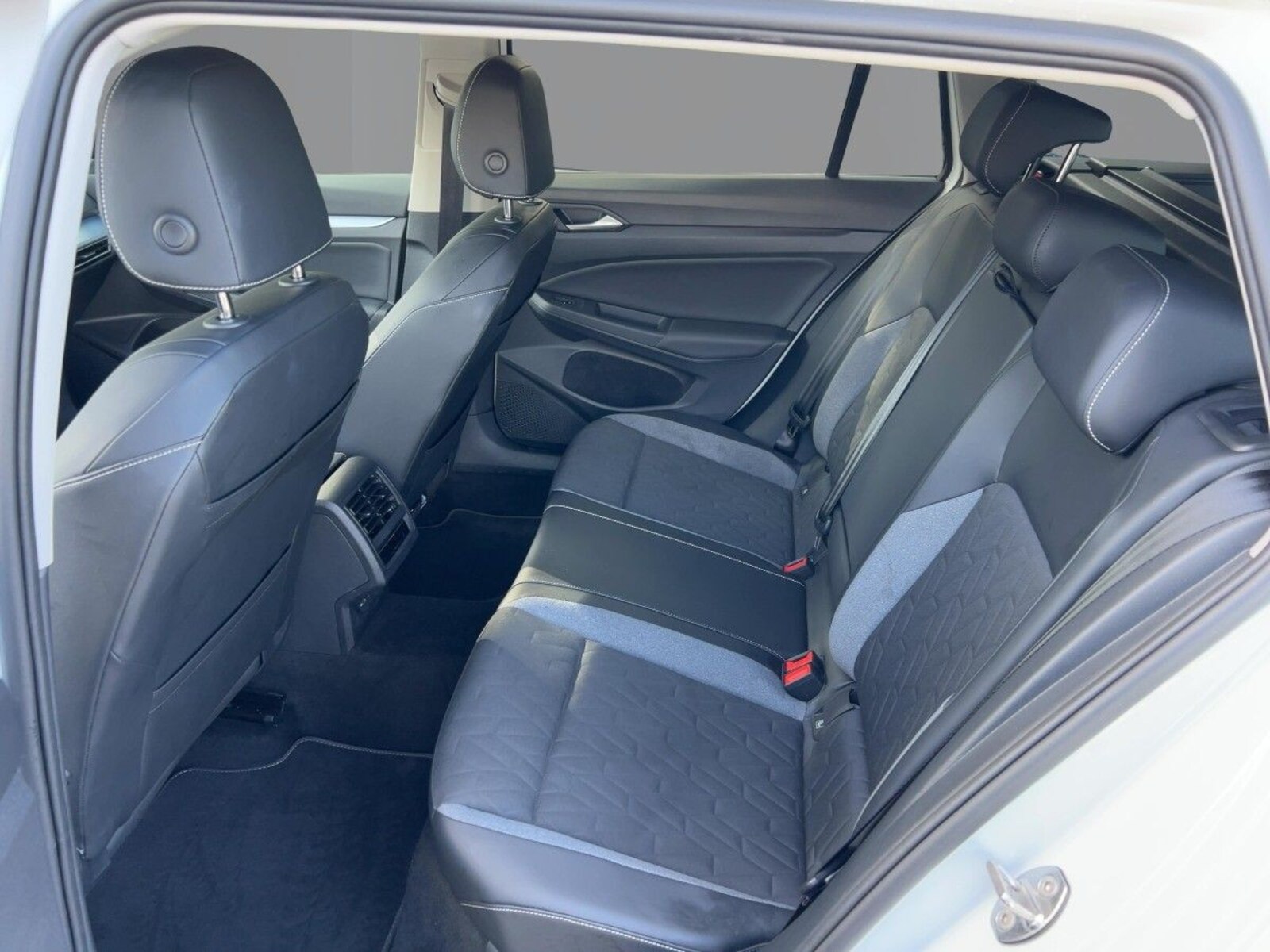 Volkswagen Golf Variant – Bild 9