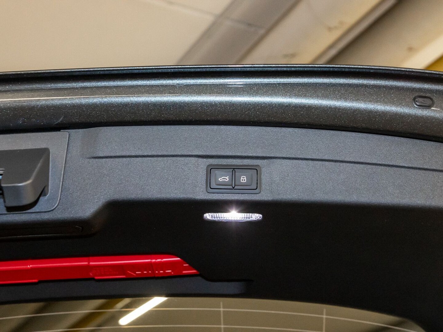 Bild über Audi A6 Avant TDI quattro 150 kW S tronic - für weitere Informationen kontaktieren Sie den Audi Partner