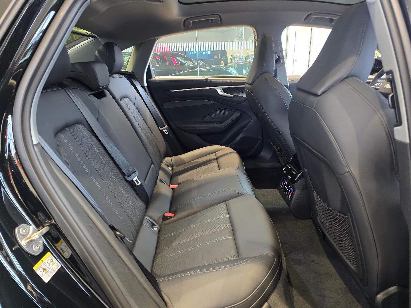 2026 Audi A6 Premium Plus - Photo 30