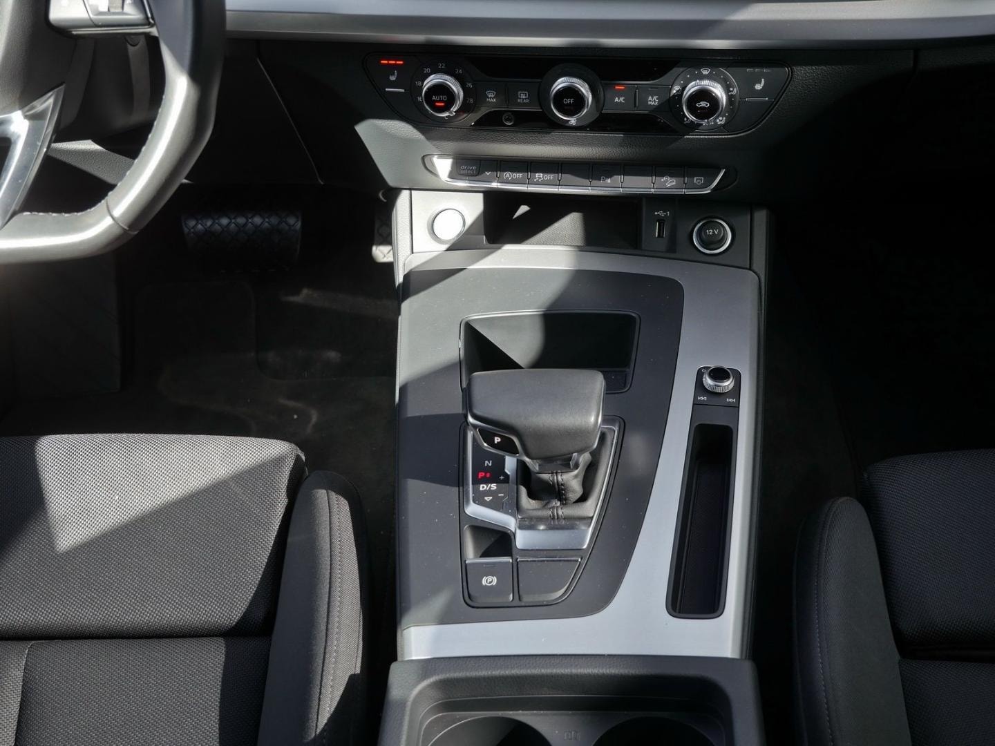 Bild über Audi Q5 Sportback 40 TDI quattro S tronic - für weitere Informationen kontaktieren Sie den Audi Partner