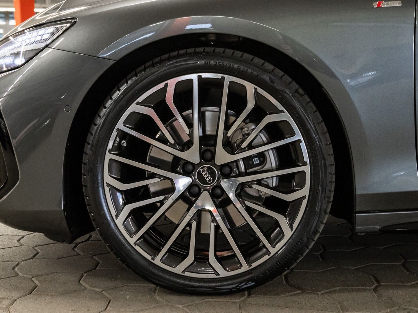 Bild über Audi A6 Avant TDI quattro 150 kW S tronic - für weitere Informationen kontaktieren Sie den Audi Partner