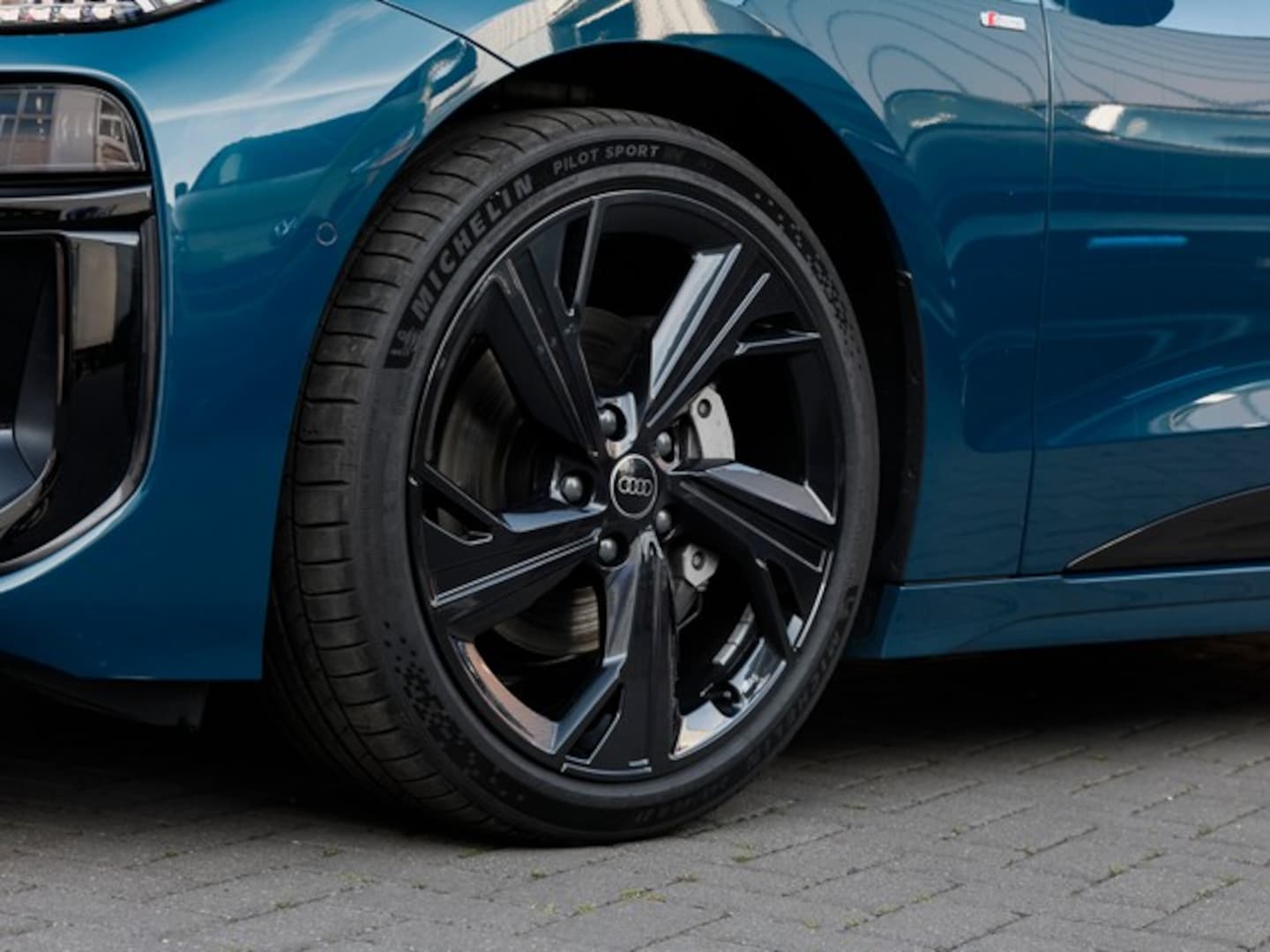 Bild über Audi A6 Sportback e-tron e-tron quattro - für weitere Informationen kontaktieren Sie den Audi Partner