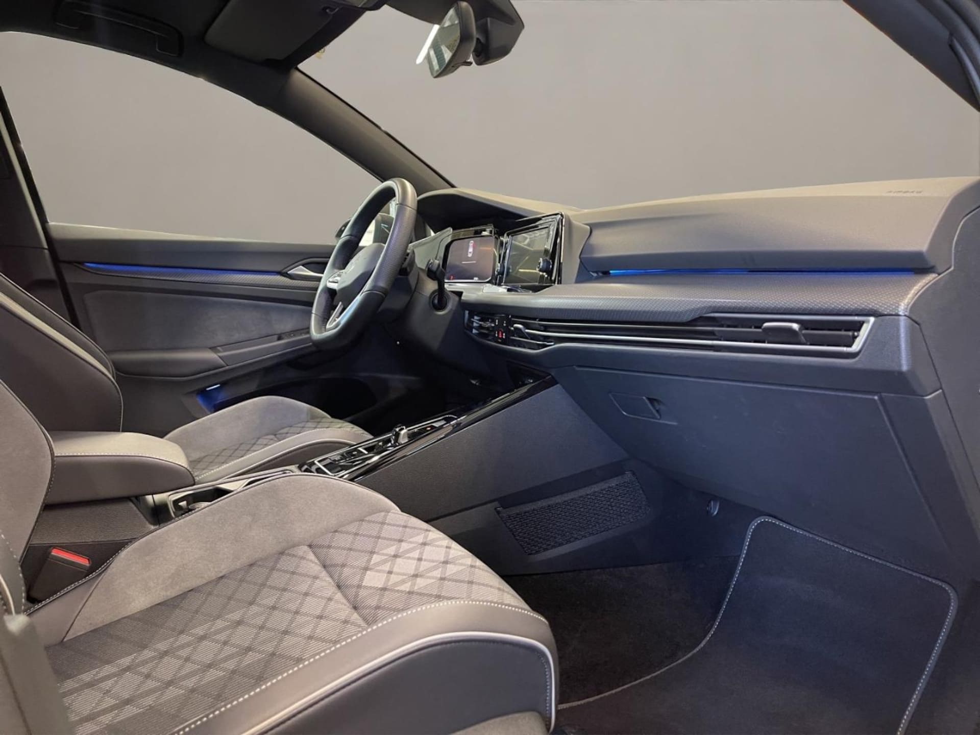Volkswagen Golf R-Line
