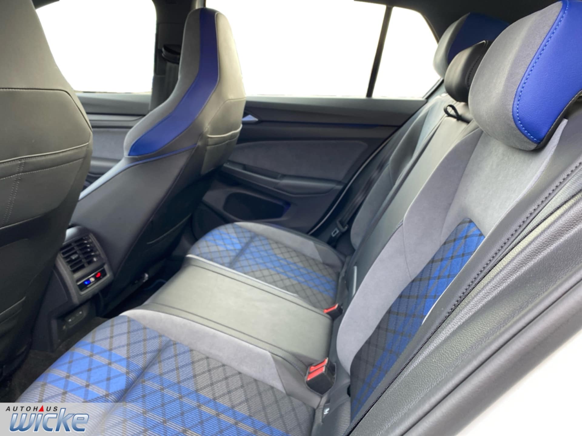 Volkswagen Golf R