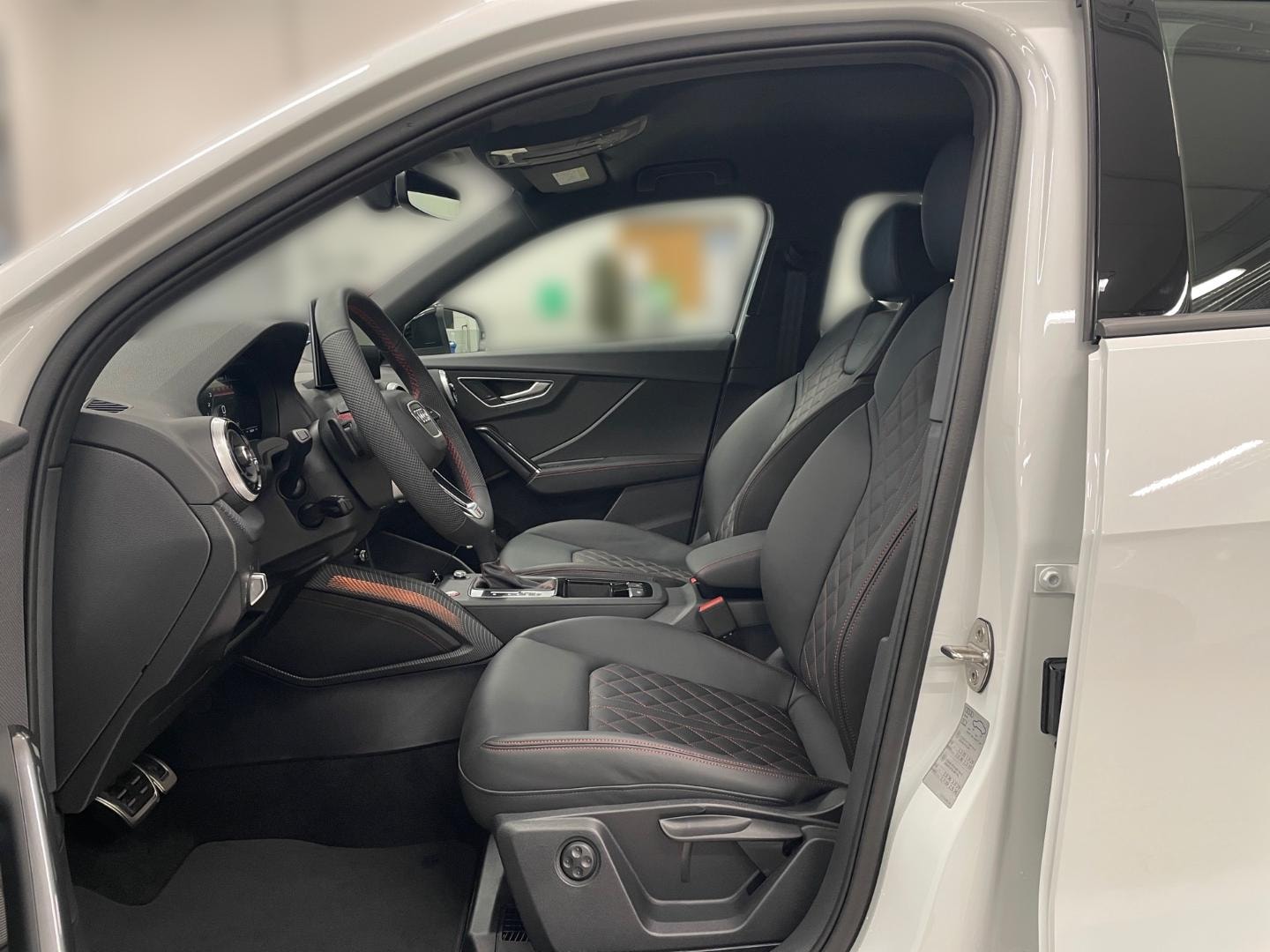 Bild über Audi SQ2 TFSI quattro S tronic - für weitere Informationen kontaktieren Sie den Audi Partner
