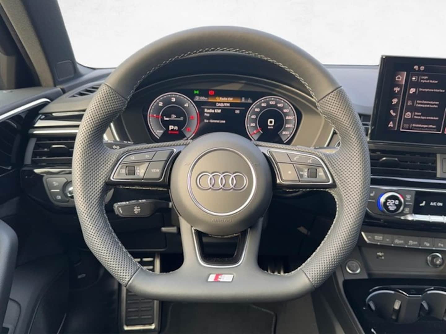Bild über Audi A4 Avant S line 40 TDI quattro S tronic - für weitere Informationen kontaktieren Sie den Audi Partner