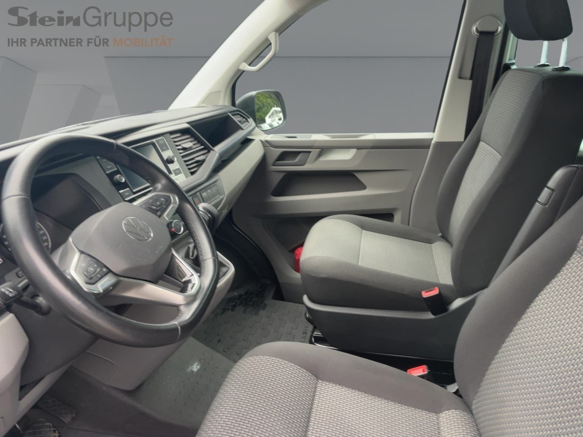 Volkswagen T6.1 Transporter Kombi langer Radstand