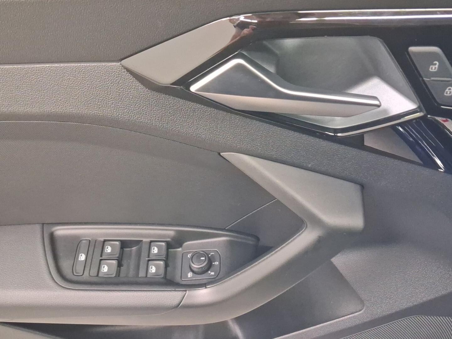 Bild über Audi A1 Sportback S line 30 TFSI S tronic - für weitere Informationen kontaktieren Sie den Audi Partner