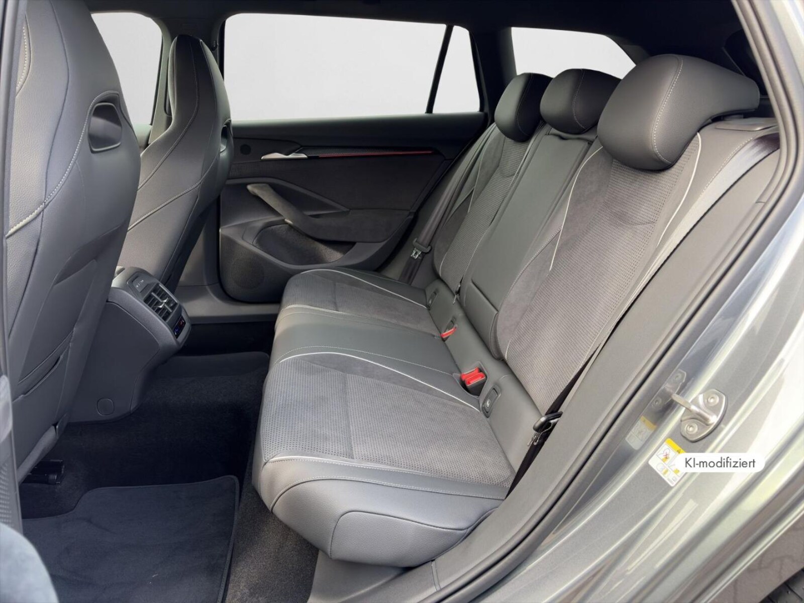 Škoda Superb Combi – Bild 14
