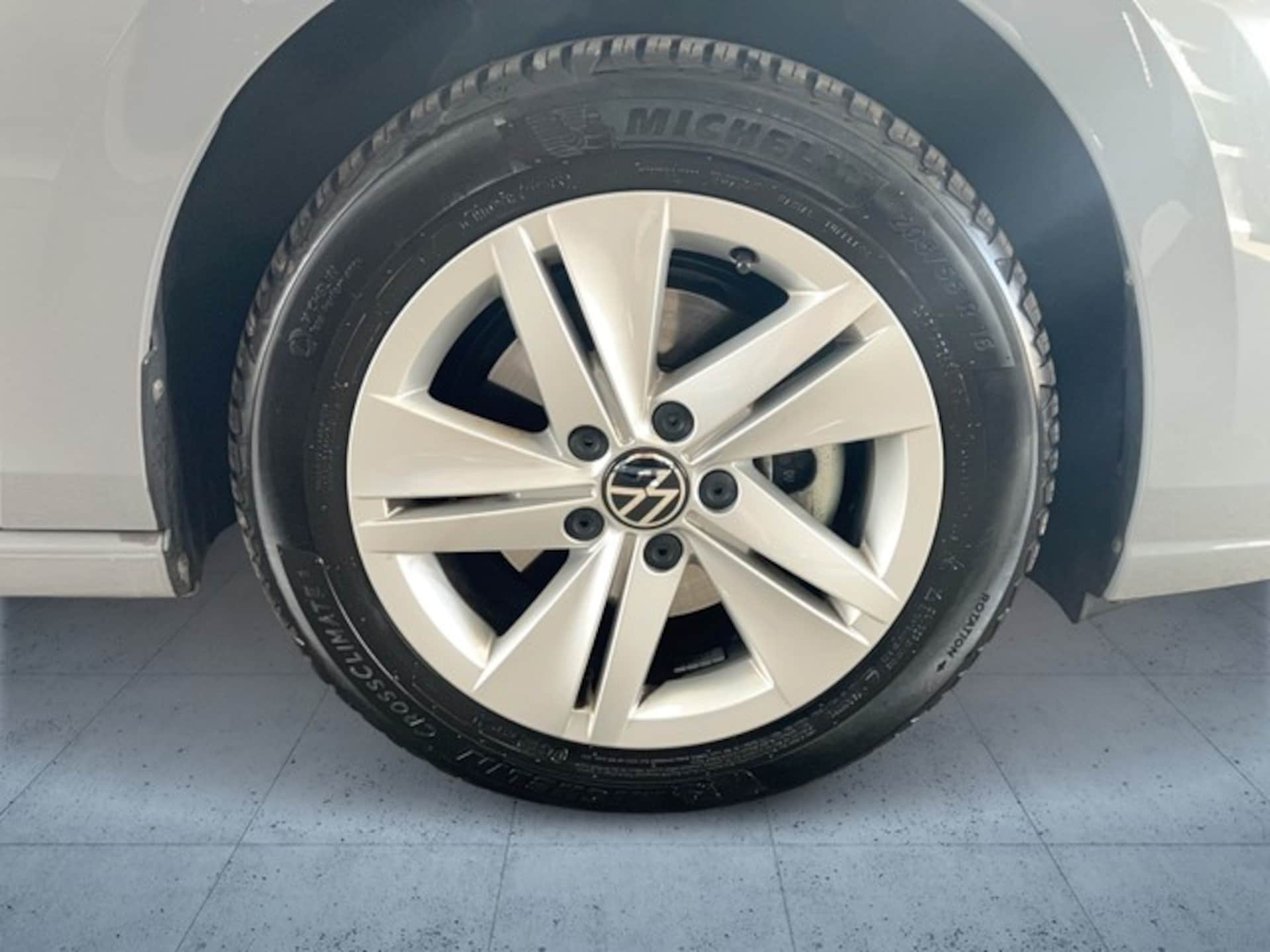 Volkswagen Golf Life