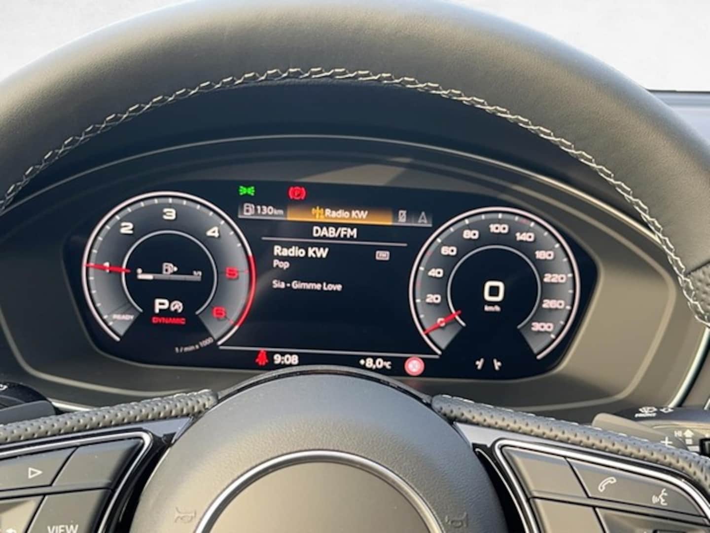 Bild über Audi A4 Avant S line 40 TDI quattro S tronic - für weitere Informationen kontaktieren Sie den Audi Partner