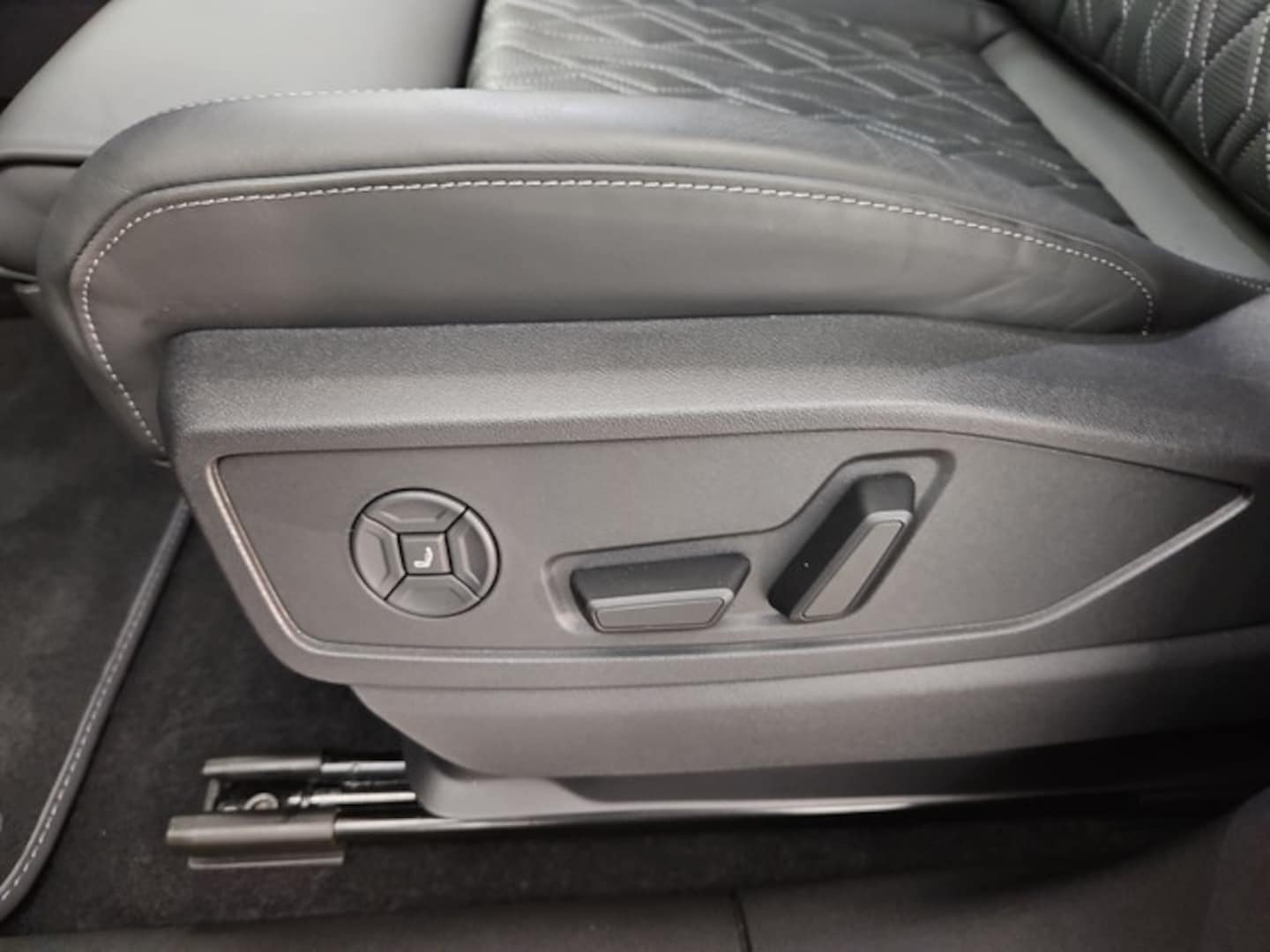 Bild über Audi Q5 Sportback TFSI quattro 150 kW S tronic - für weitere Informationen kontaktieren Sie den Audi Partner