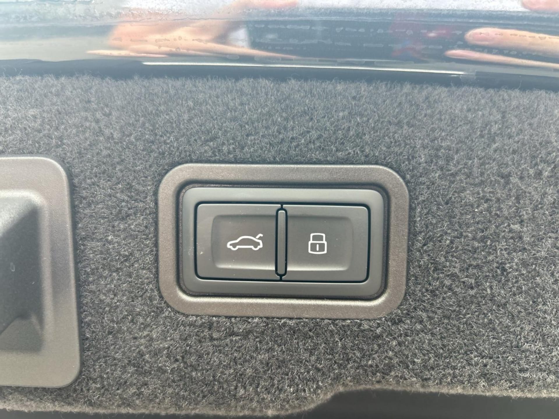 Audi A8 L TFSI e