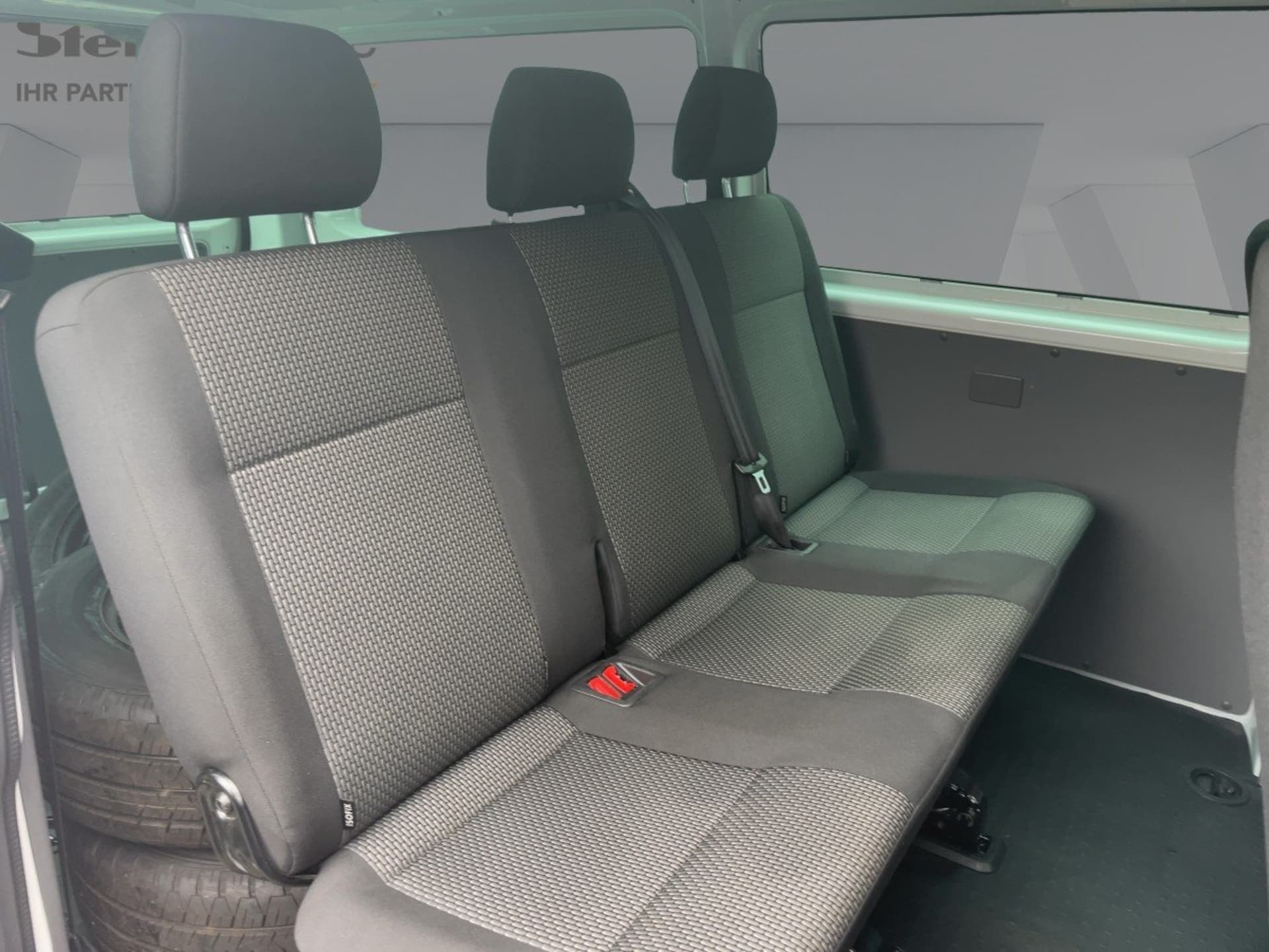 Volkswagen T6.1 Transporter Kombi langer Radstand