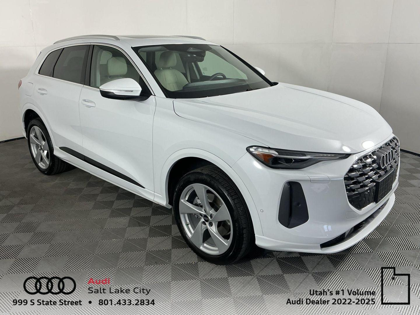 2025 Audi Q5 40 Premium Plus's photo
