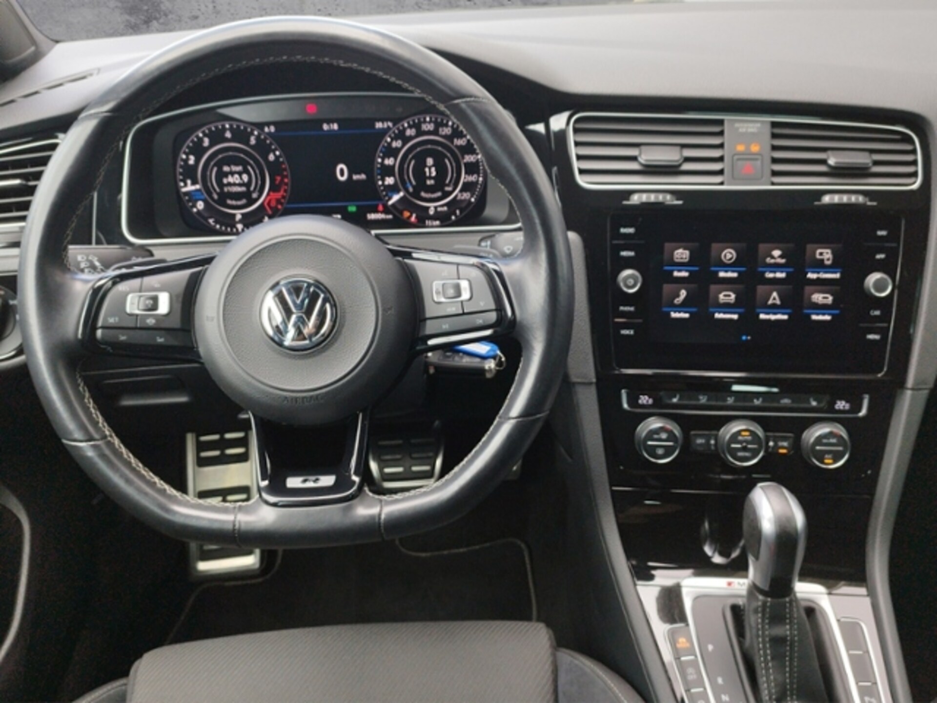 Volkswagen Golf Variant R