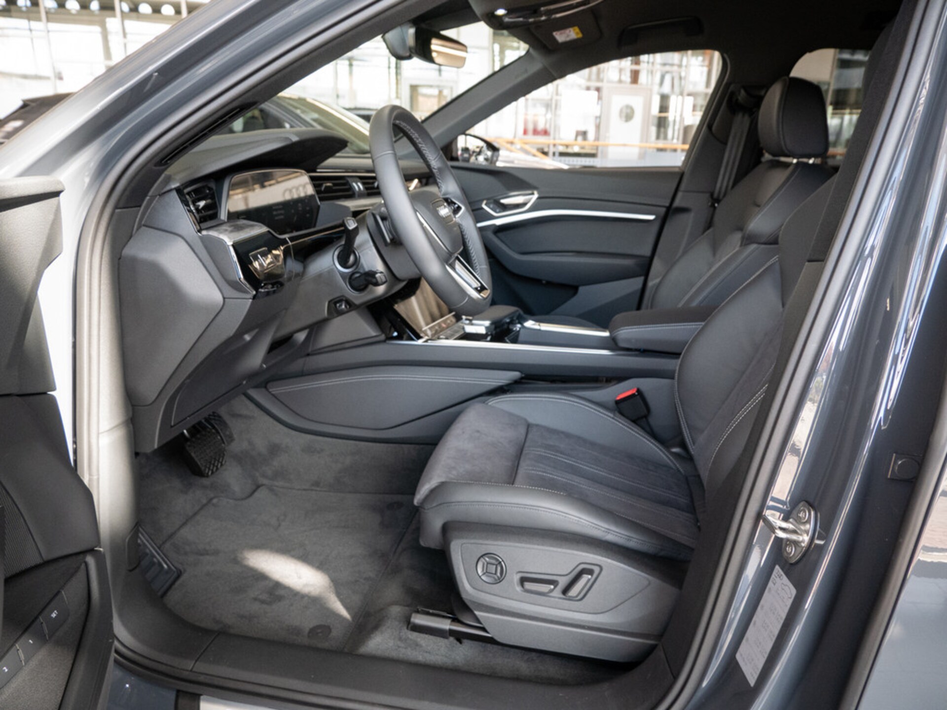 Audi Q8 e-tron S line