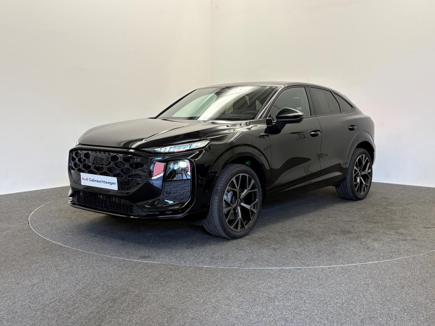 Bild über Audi Q3 Sportback e-hybrid e-hybrid 200 kW S tronic - für weitere Informationen kontaktieren Sie den Audi Partner