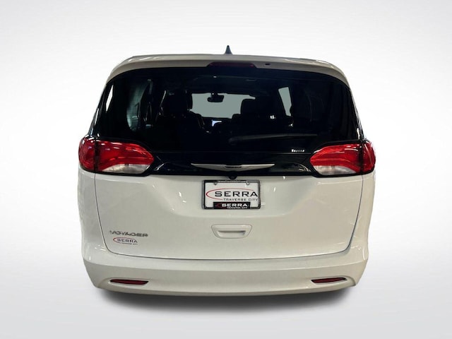 2023 Chrysler Voyager