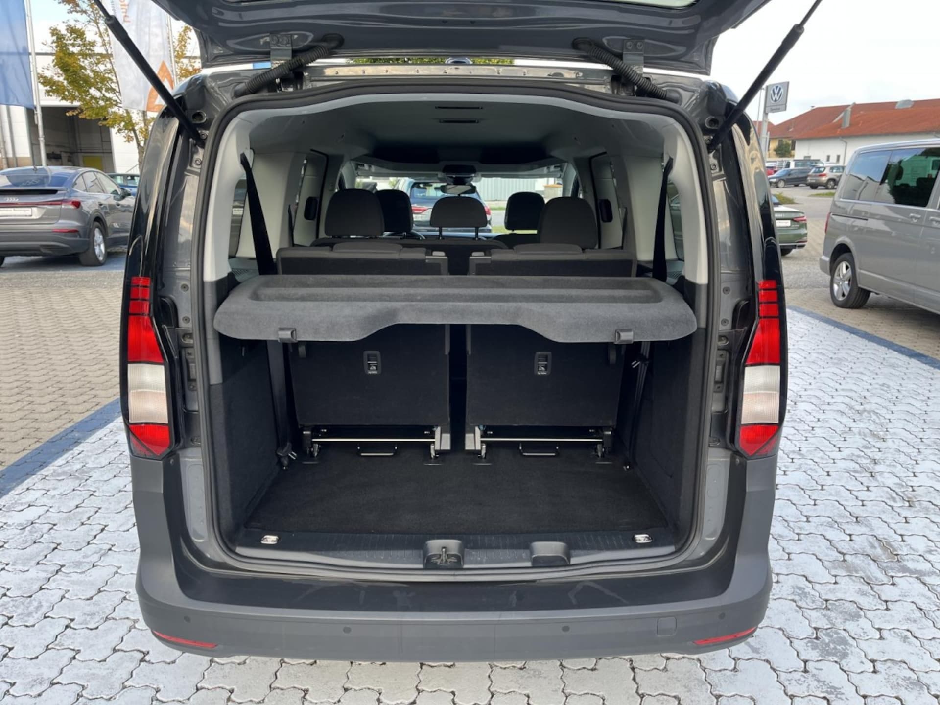 Volkswagen Caddy Maxi Basis-Modell