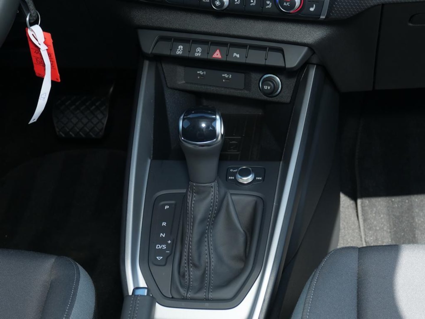 Bild über Audi A1 Sportback S line 30 TFSI S tronic - für weitere Informationen kontaktieren Sie den Audi Partner