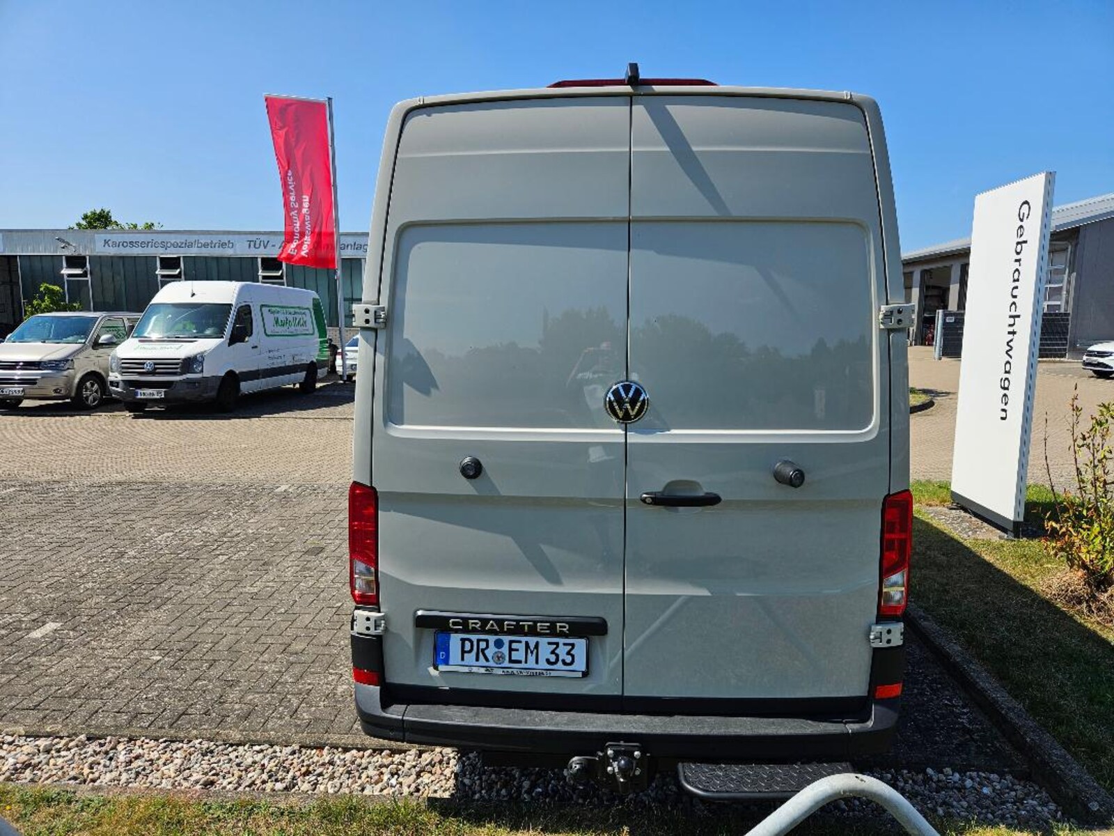 Volkswagen Crafter Kasten mittlerer Radstand – Bild 2