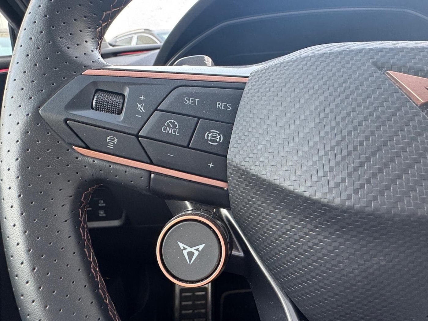 CUPRA Leon Sportstourer 1.5 eTSI DSG 110 kW (150 CV) — photo 18