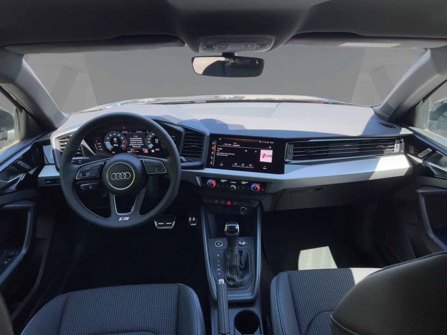Bild über Audi A1 Sportback S line 30 TFSI S tronic - für weitere Informationen kontaktieren Sie den Audi Partner