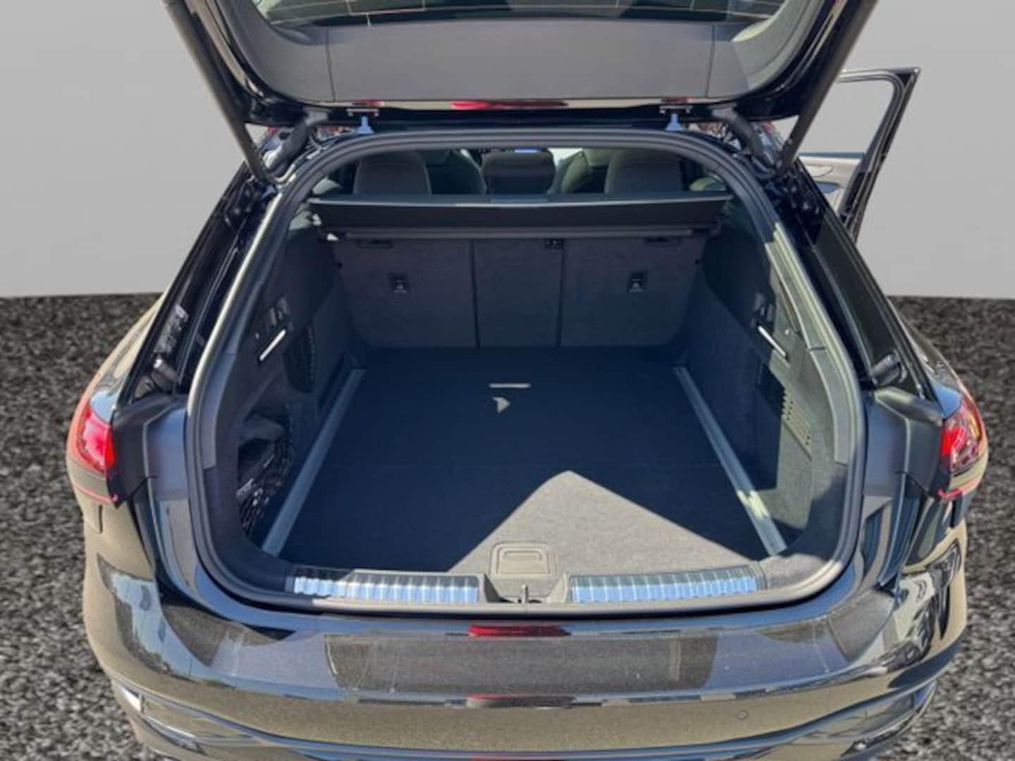 Bild über Audi A6 Avant edition one TDI quattro 150 kW S tronic - für weitere Informationen kontaktieren Sie den Audi Partner