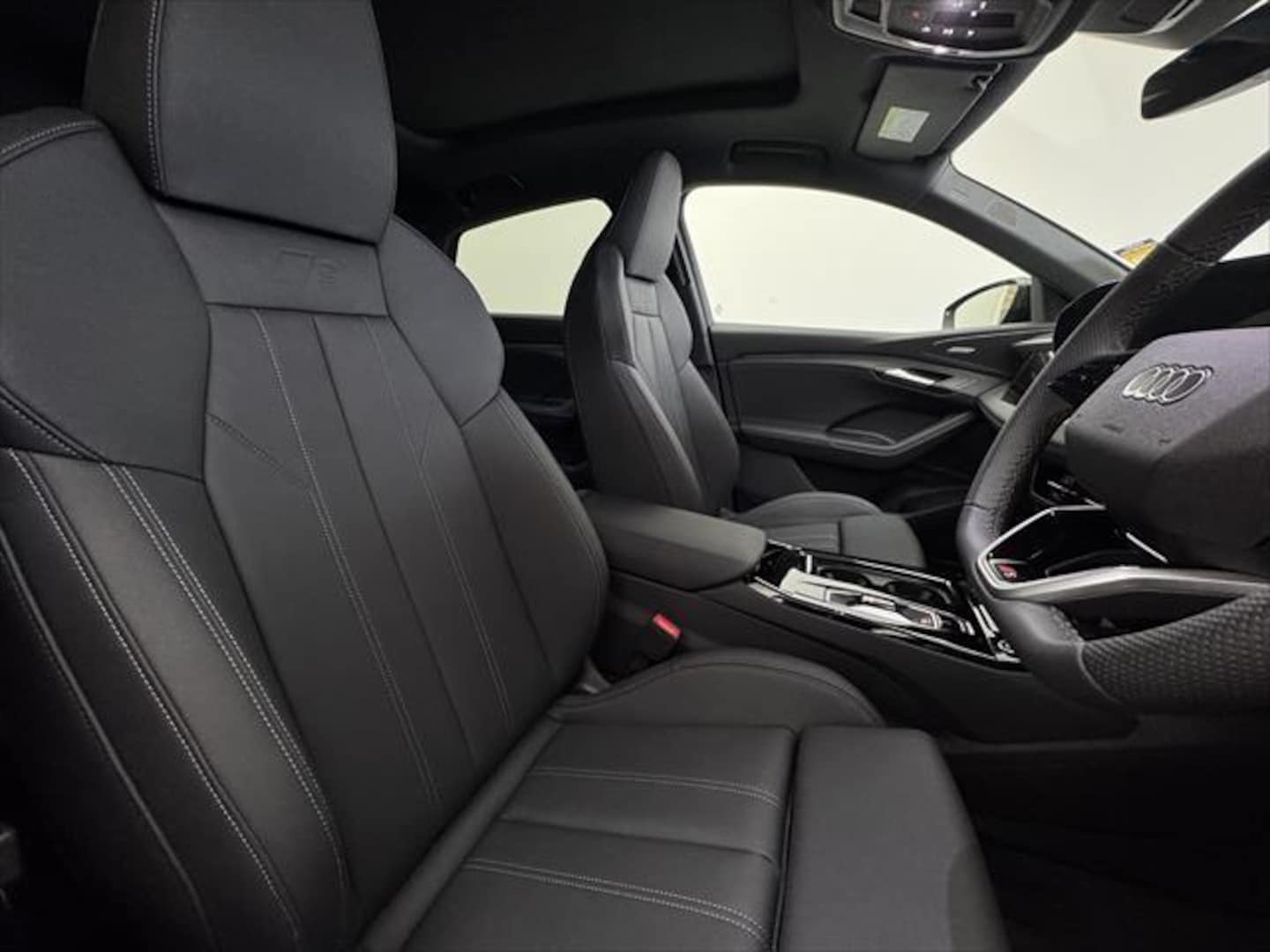 Image about Audi Q6 Sportback e-tron e-tron quattro
