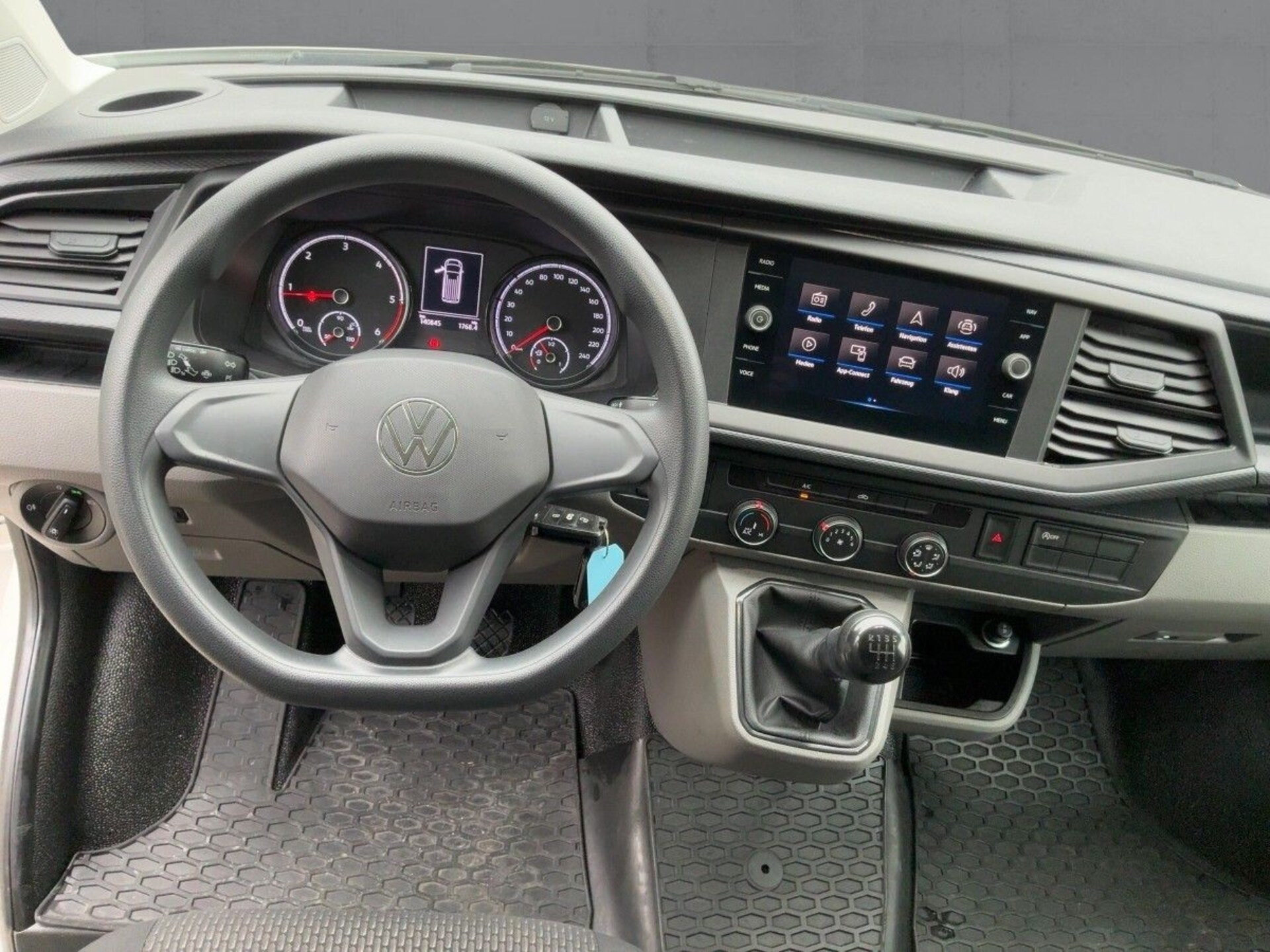 Volkswagen T6.1 Transporter Kasten langer Radstand