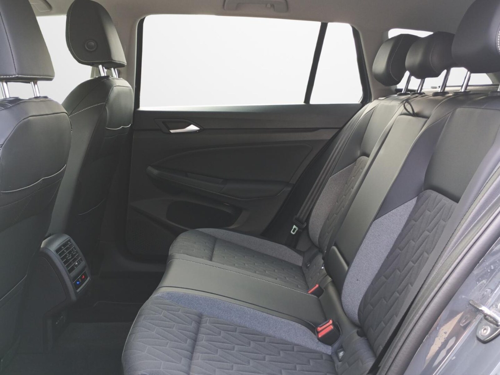 Volkswagen Golf Variant – Bild 12