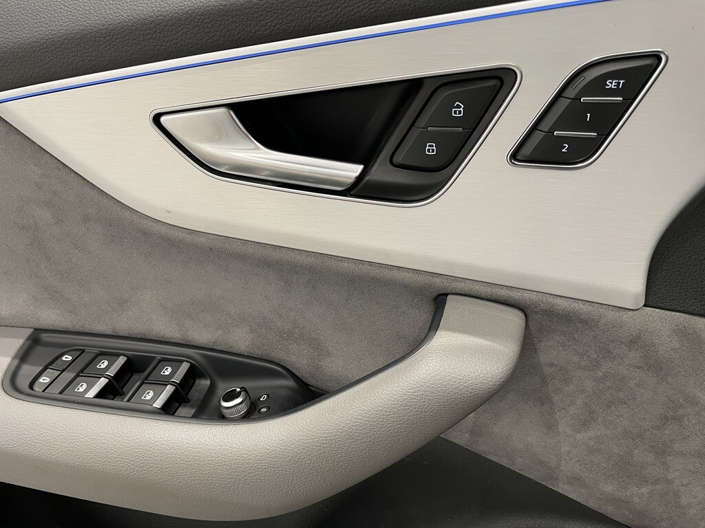 Image about Audi Q7 TFSI e Q7 60 TFSI e quattro S line 462 hk tiptronic