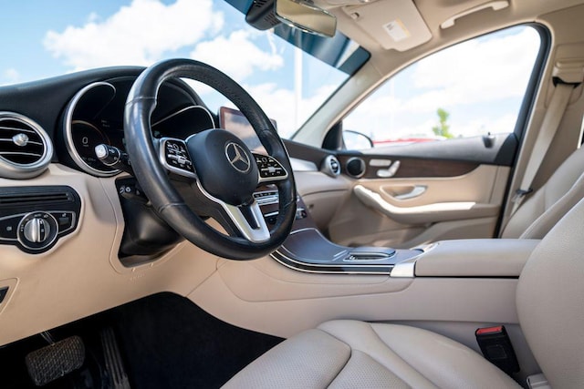 2021 Mercedes-Benz GLC 300