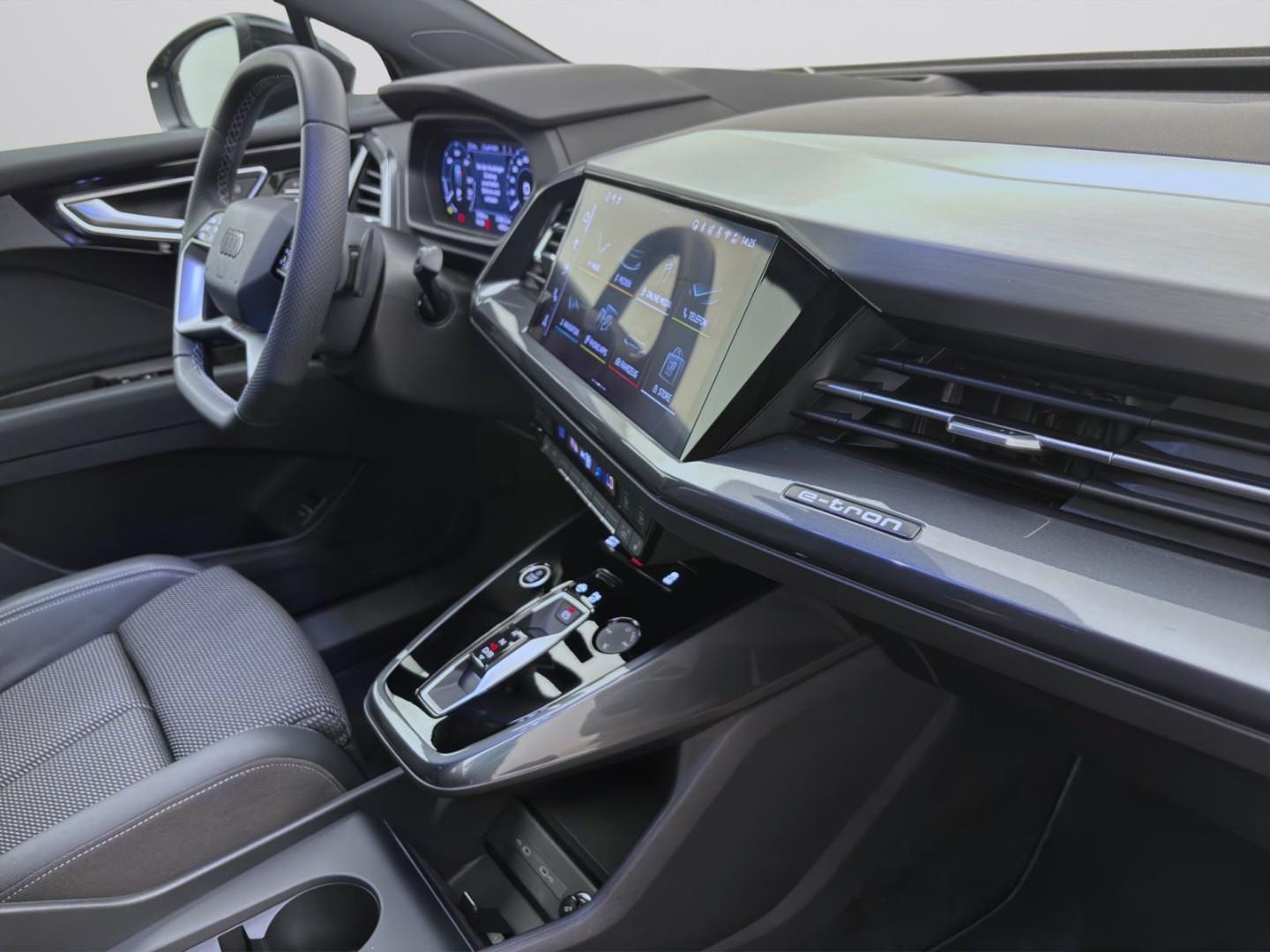 Bild über Audi Q4 e-tron 40 e-tron - für weitere Informationen kontaktieren Sie den Audi Partner