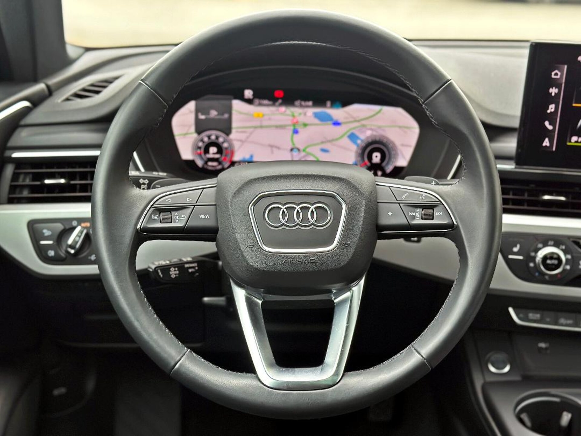Audi A4 Avant S line