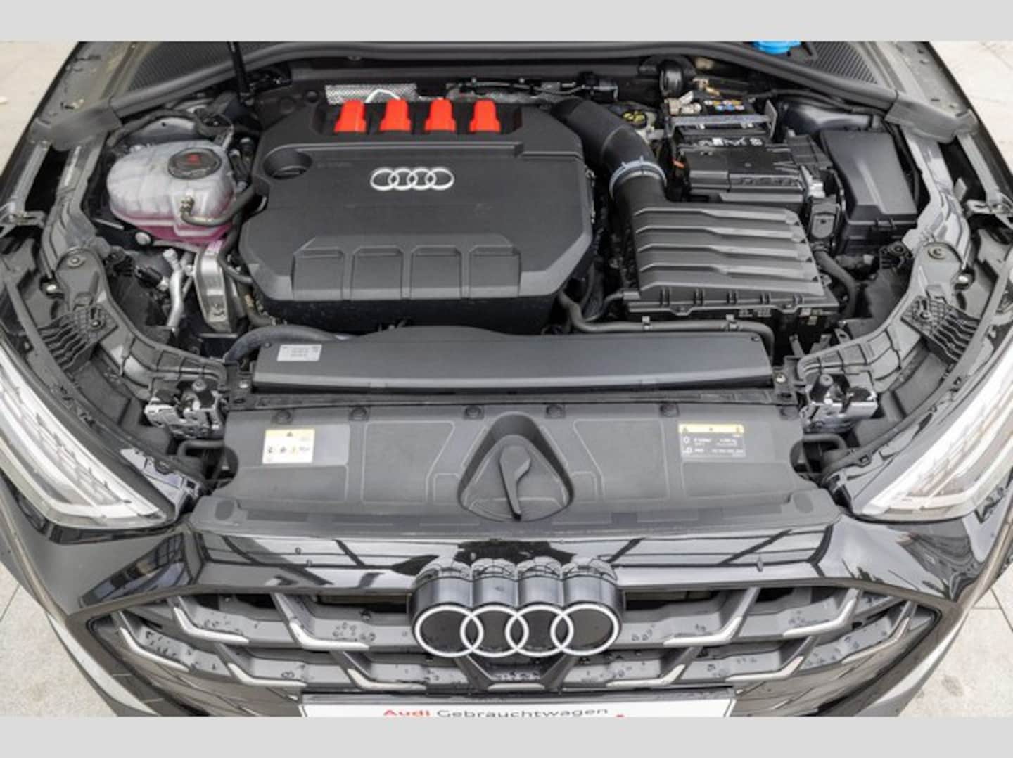 Bild über Audi S3 Sportback TFSI quattro S tronic - für weitere Informationen kontaktieren Sie den Audi Partner