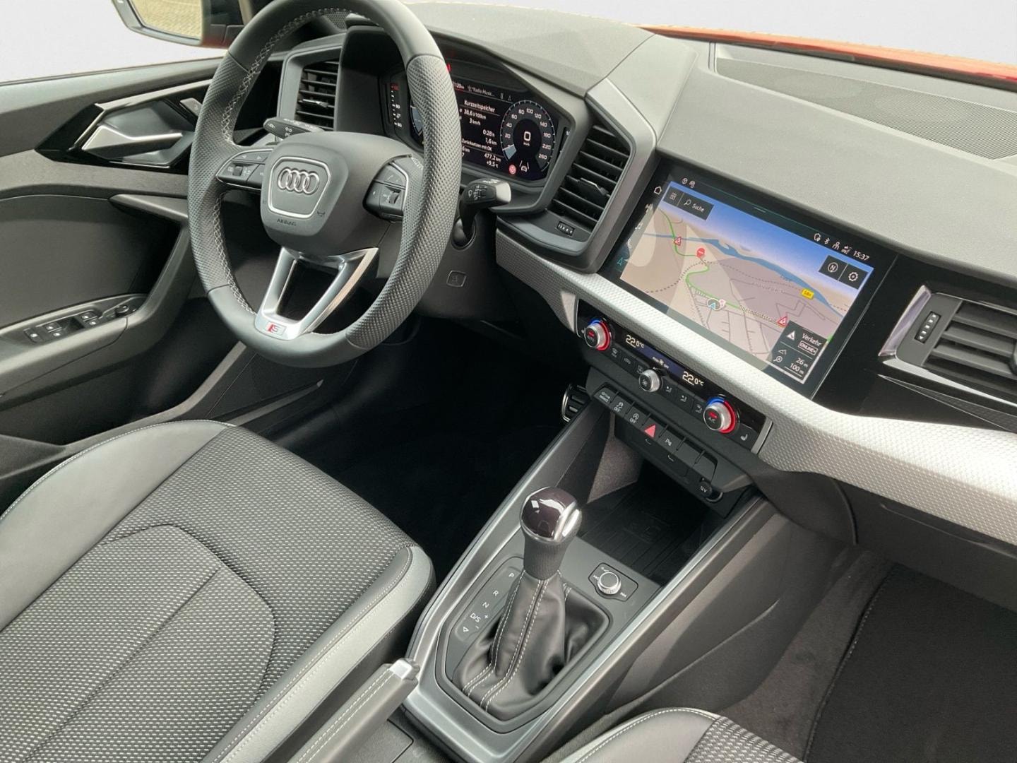 Bild über Audi A1 Sportback S line 40 TFSI S tronic - für weitere Informationen kontaktieren Sie den Audi Partner