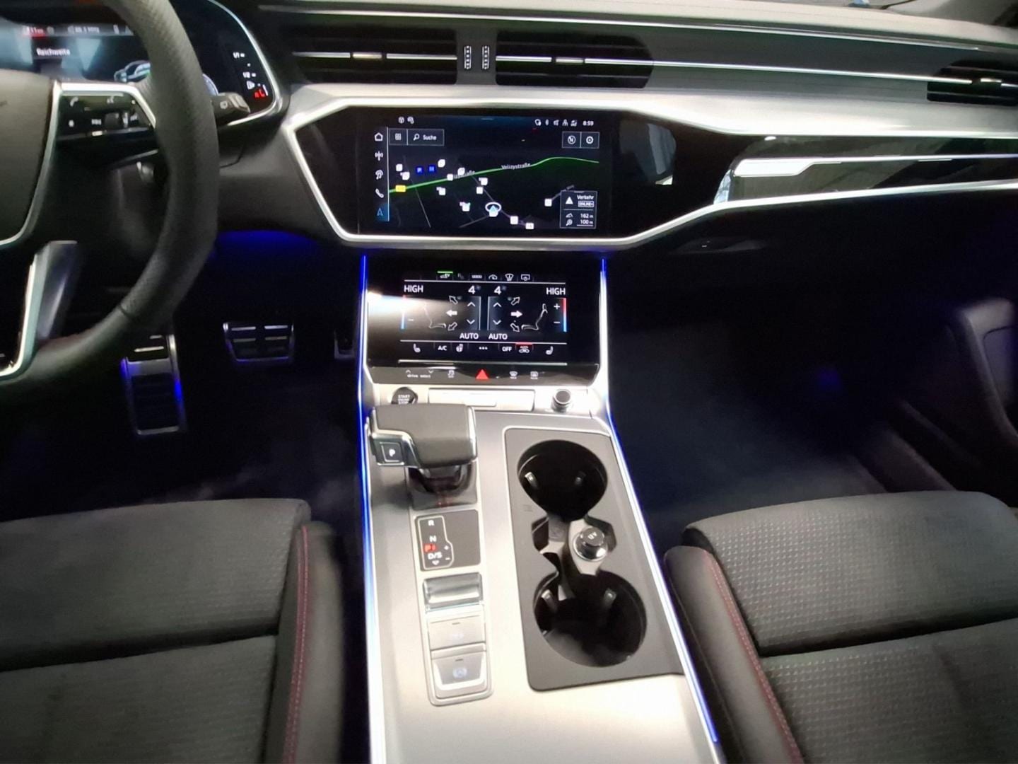 Bild über Audi A6 Avant TFSI e S line 55 TFSI e quattro S tronic - für weitere Informationen kontaktieren Sie den Audi Partner