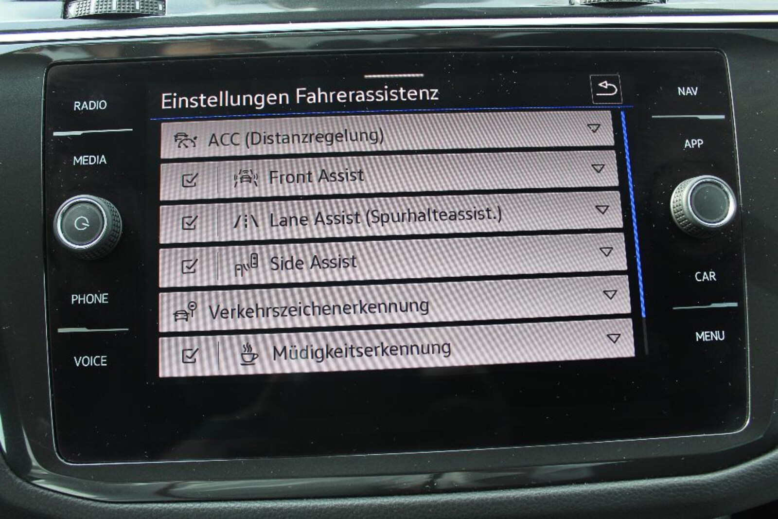 Volkswagen Tiguan – Bild 12