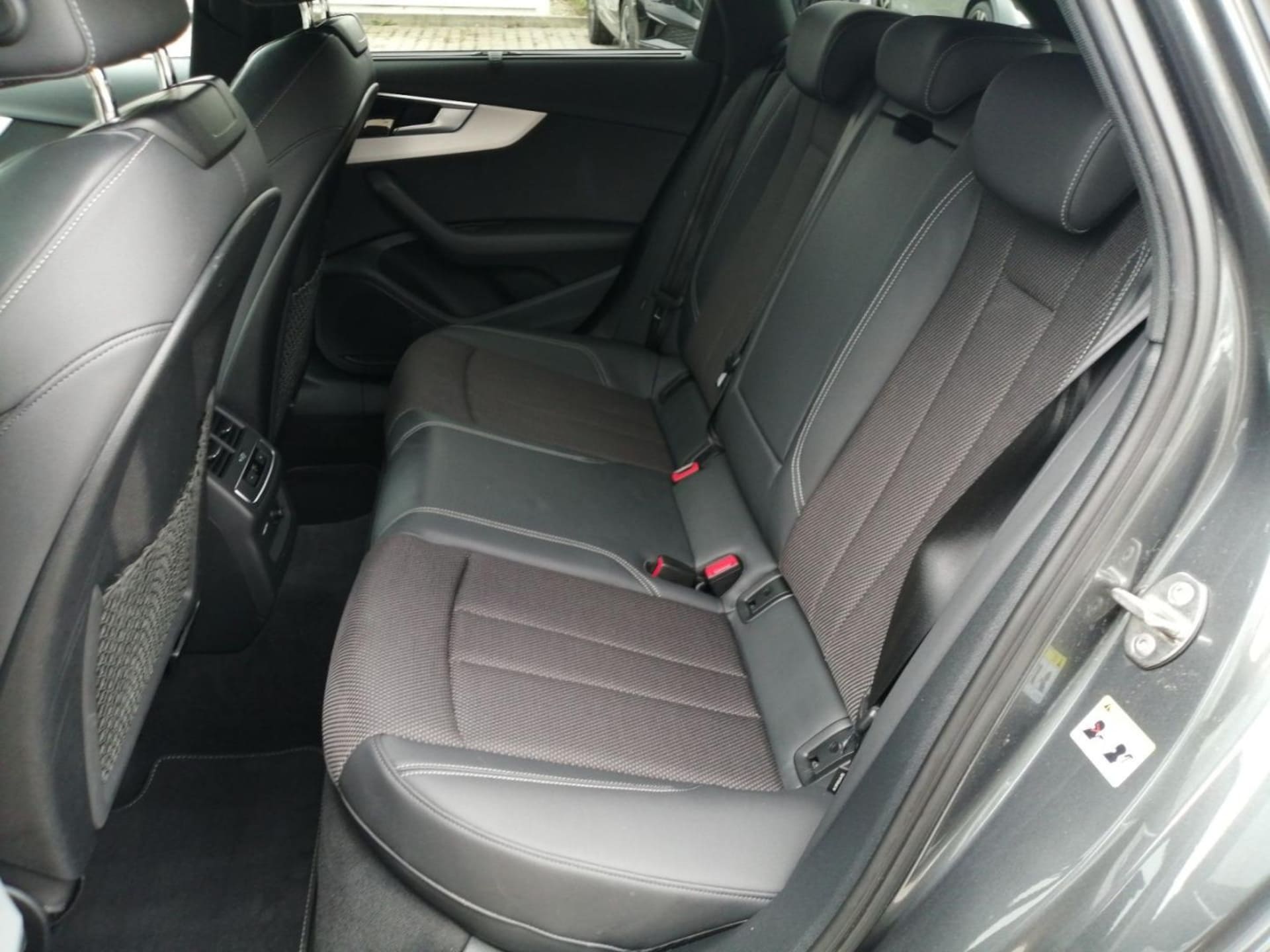 Audi A4 Avant S line