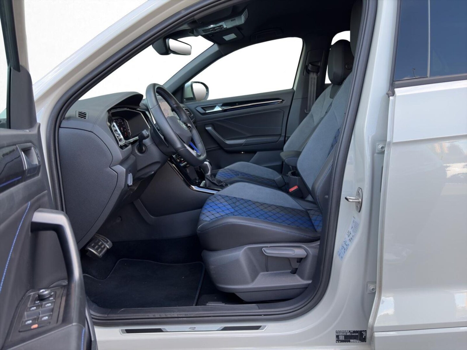 Volkswagen T-Roc – Bild 12