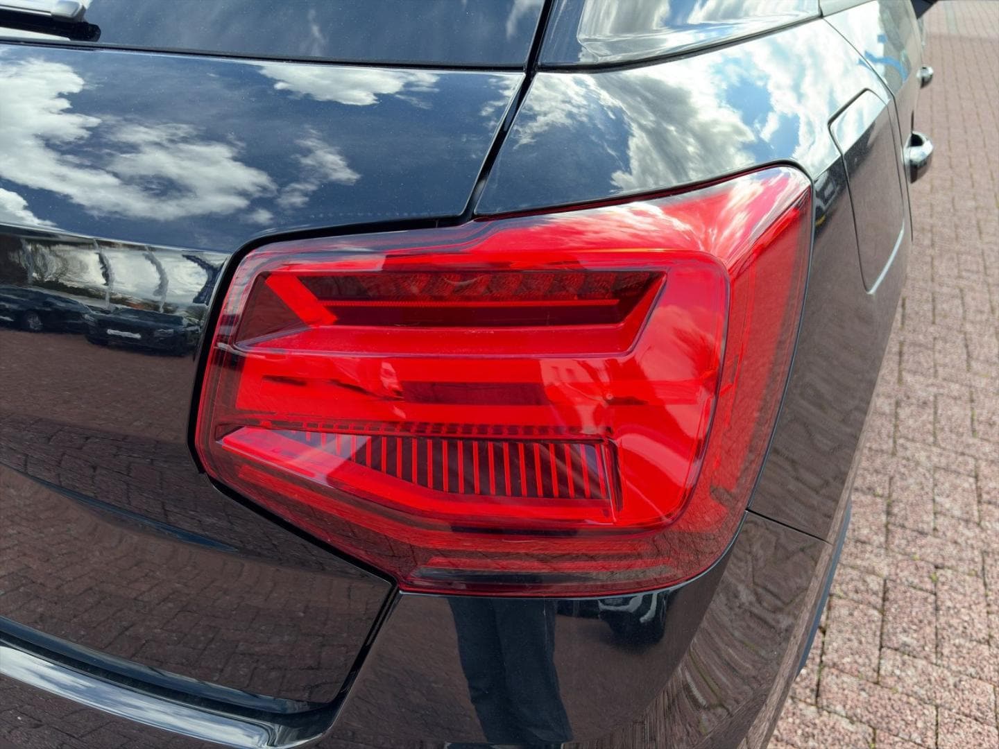 Bild über Audi Q2 S line 35 TFSI S tronic - für weitere Informationen kontaktieren Sie den Audi Partner