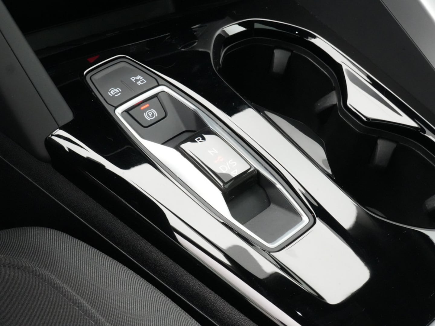 Bild über Audi Q5 SUV TDI quattro 150 kW S tronic - für weitere Informationen kontaktieren Sie den Audi Partner