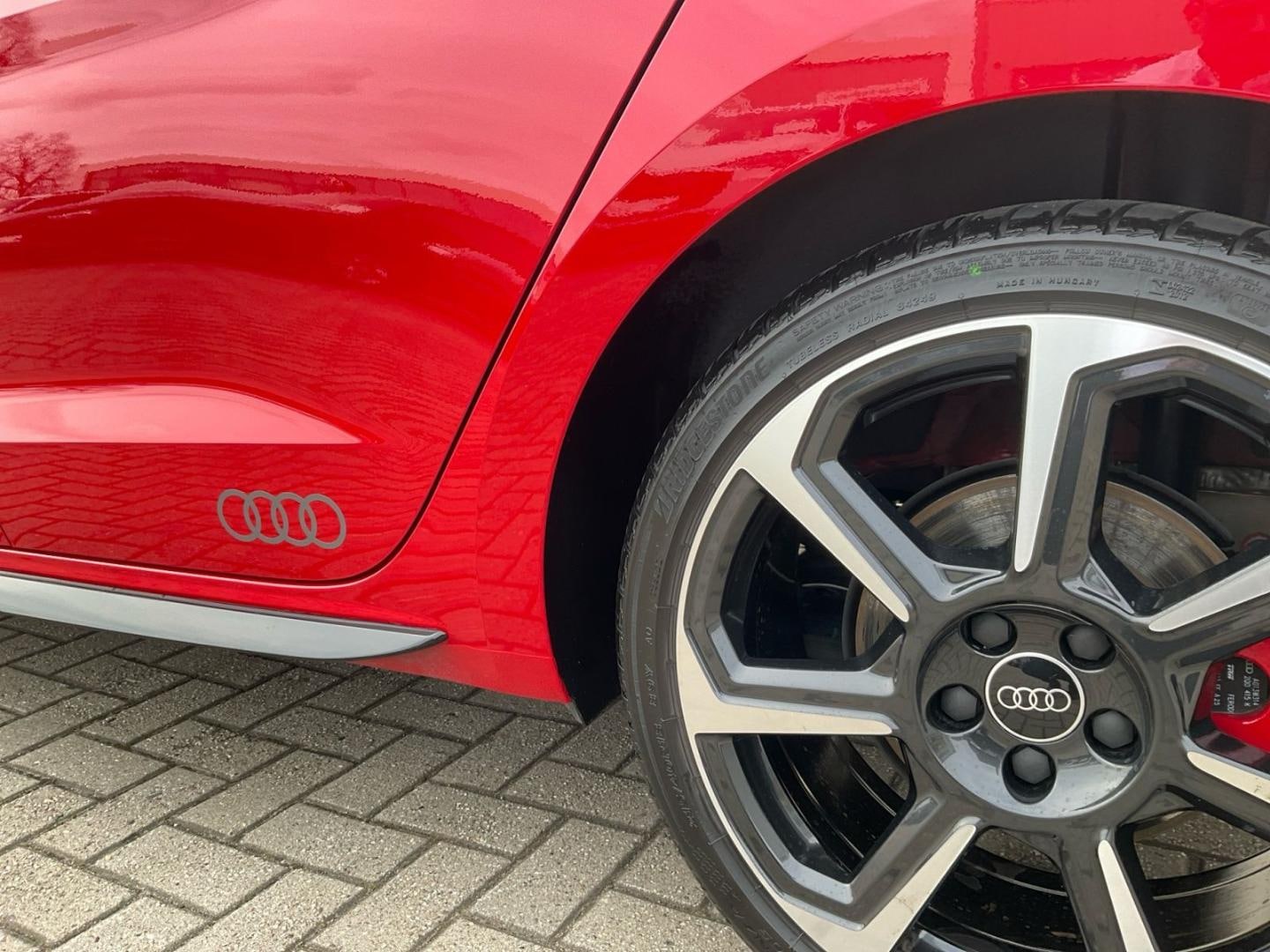 Bild über Audi A1 Sportback S line 40 TFSI S tronic - für weitere Informationen kontaktieren Sie den Audi Partner