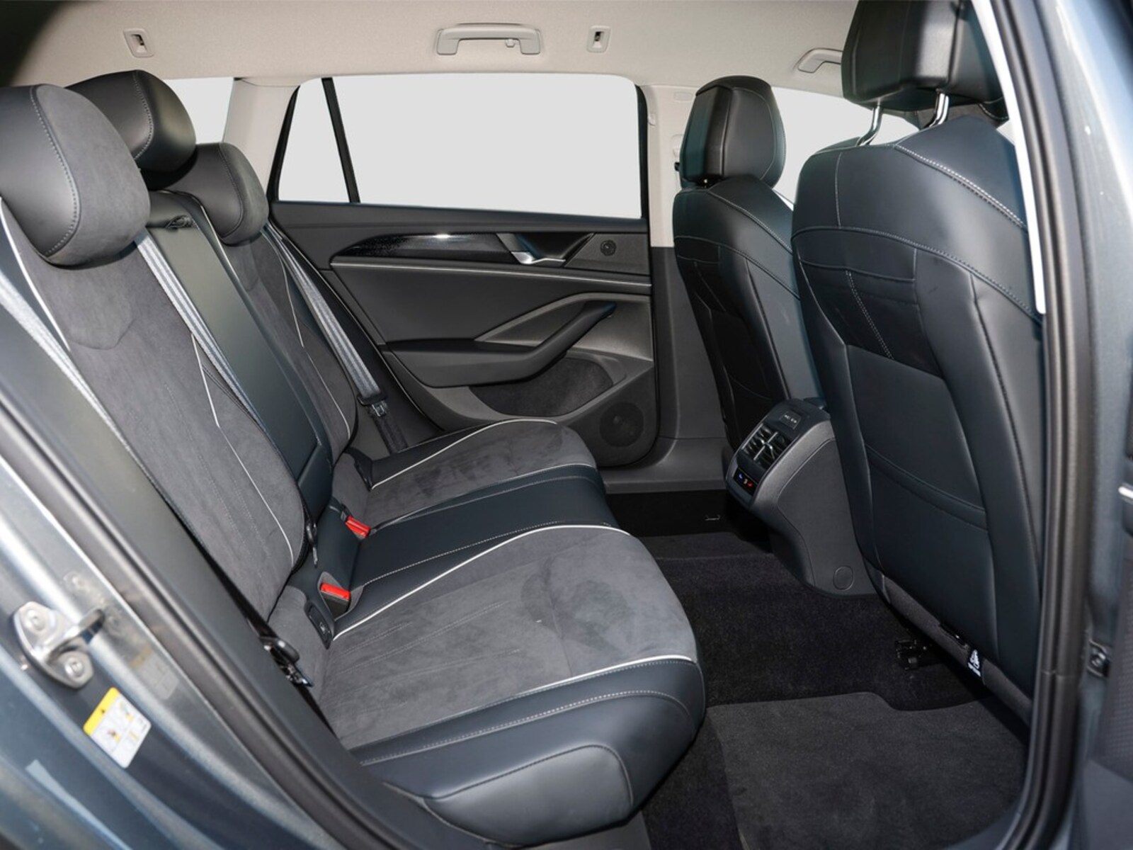 Volkswagen Passat – Bild 12